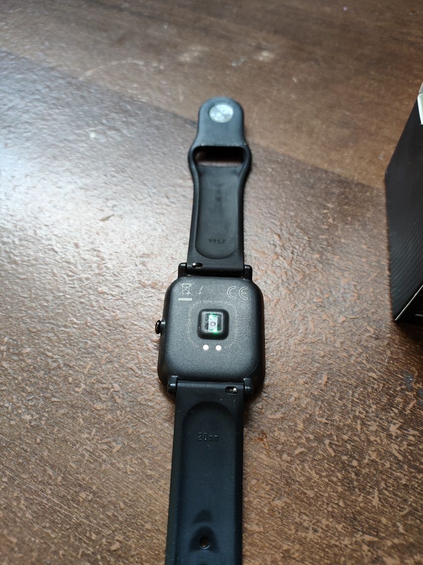 Смартчасы Amazfit Bip