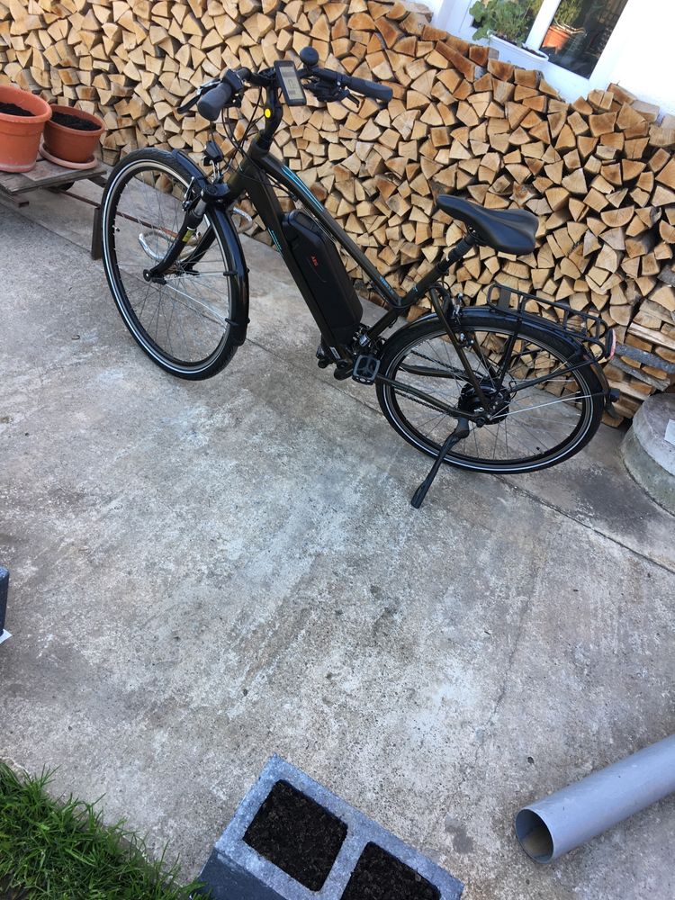 Vând bicicleta electrică