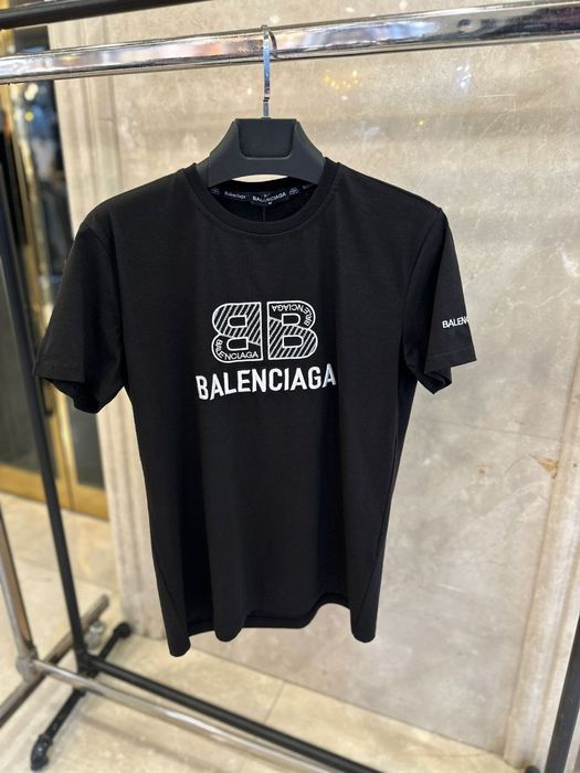 Tricouri pentru barbati