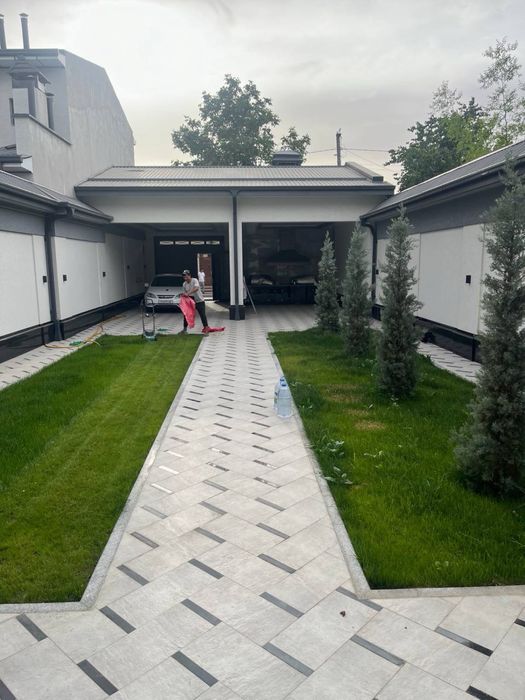 Srochno sotiladi Evrodom Xuvaydo, 4 sotok, 7 xona,4 sanuzel