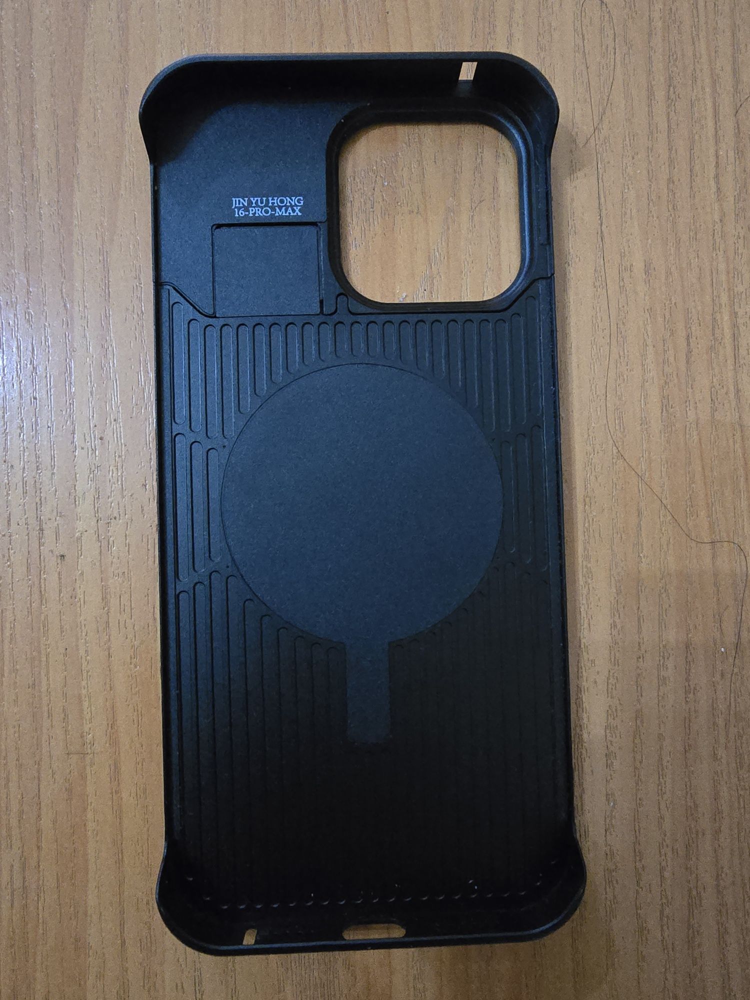 Iphone 16 Pro Max uchun METAL CHEXOL