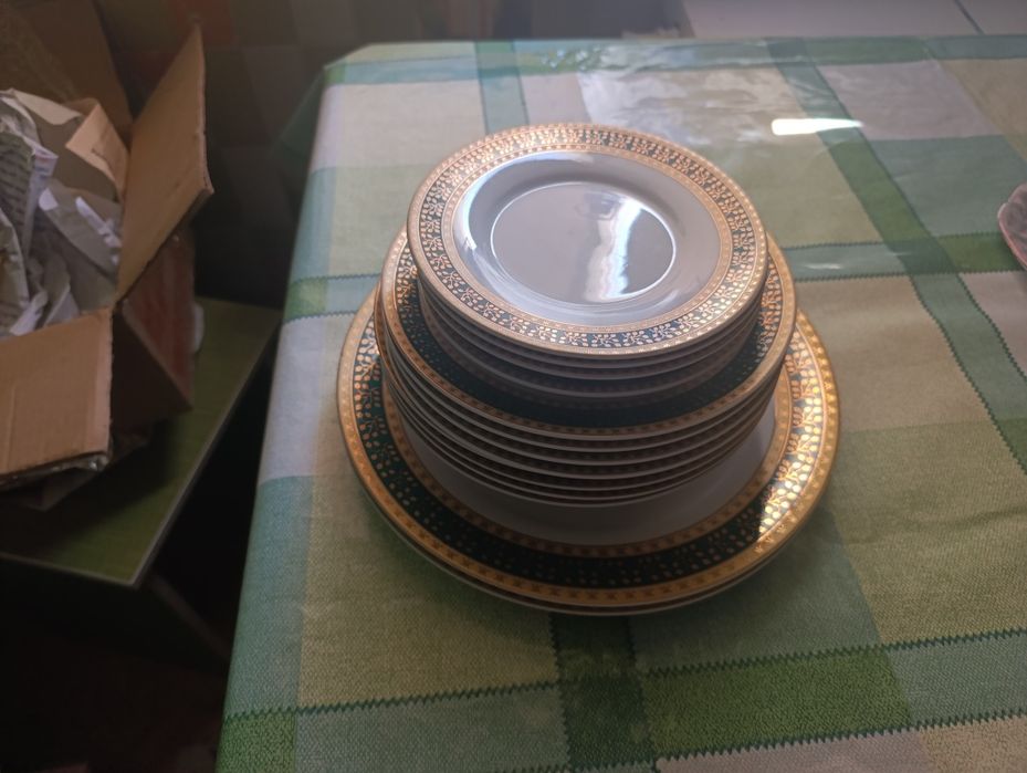 Срочно продам тарелки