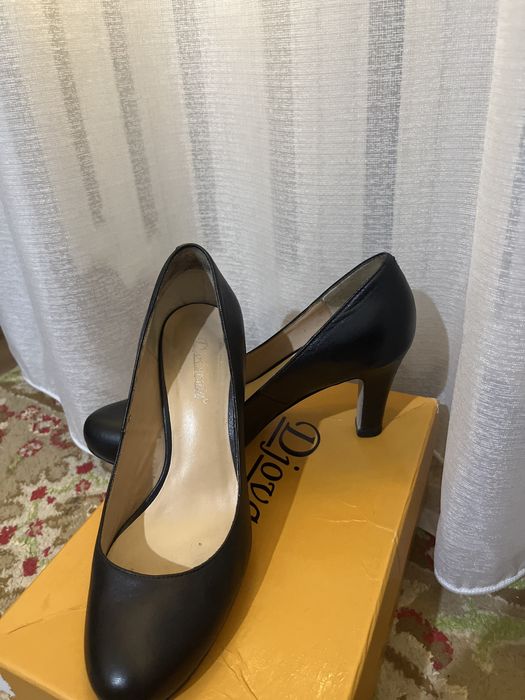 Кожаные туфли прочный каблук