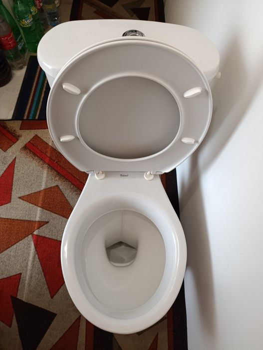 Продавам моноблок тоалетна + умивалник