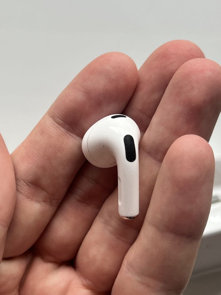 Наушник левый AirPods