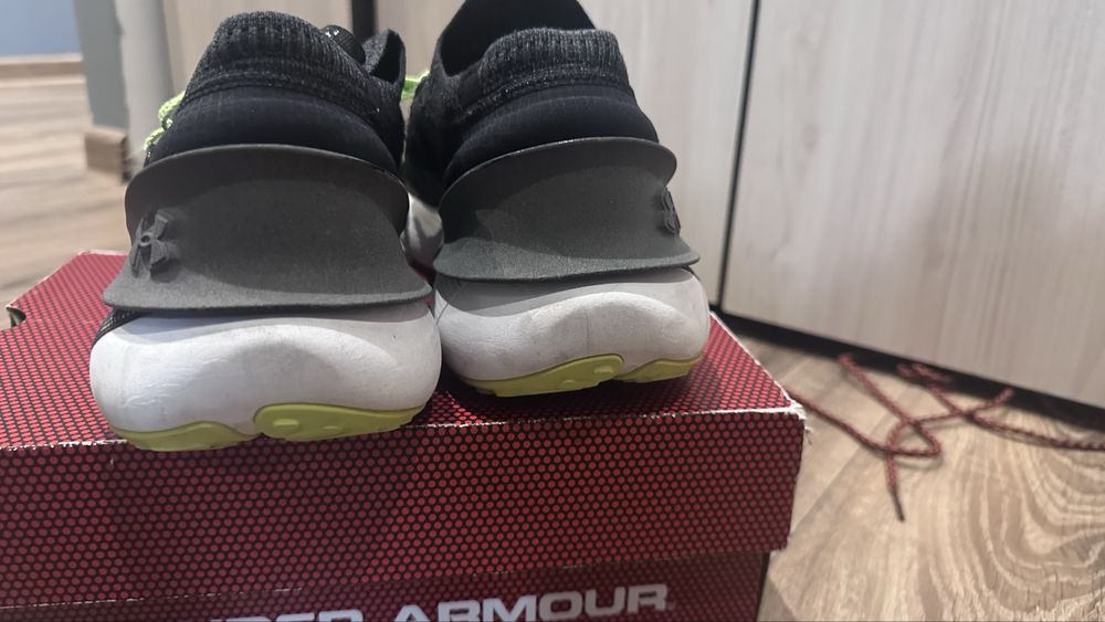 Маратонки Under Armour HOVR Phanthom3