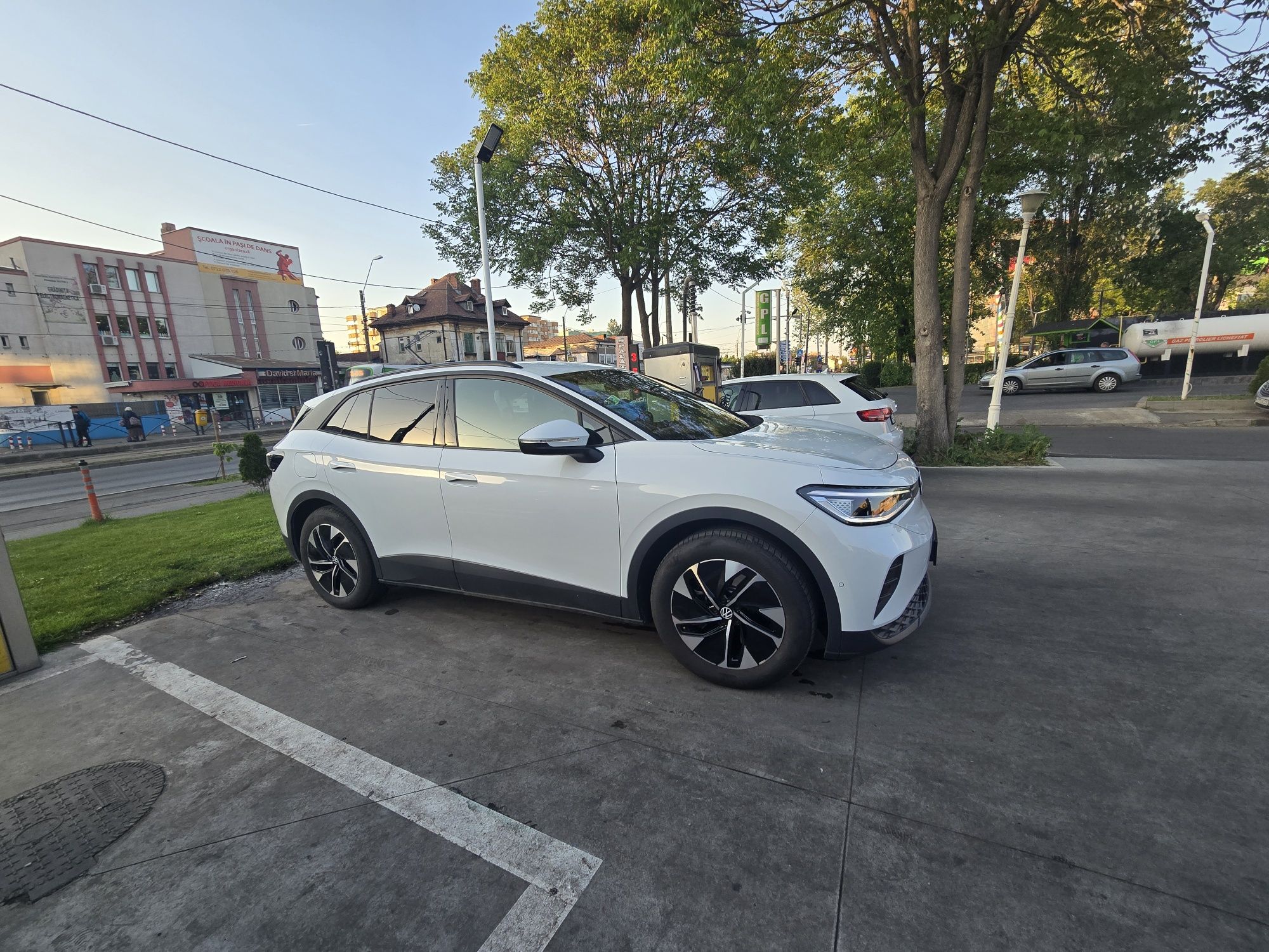 Inchiriem Toyota Corolla hybrid  2024  - Nistour.ro