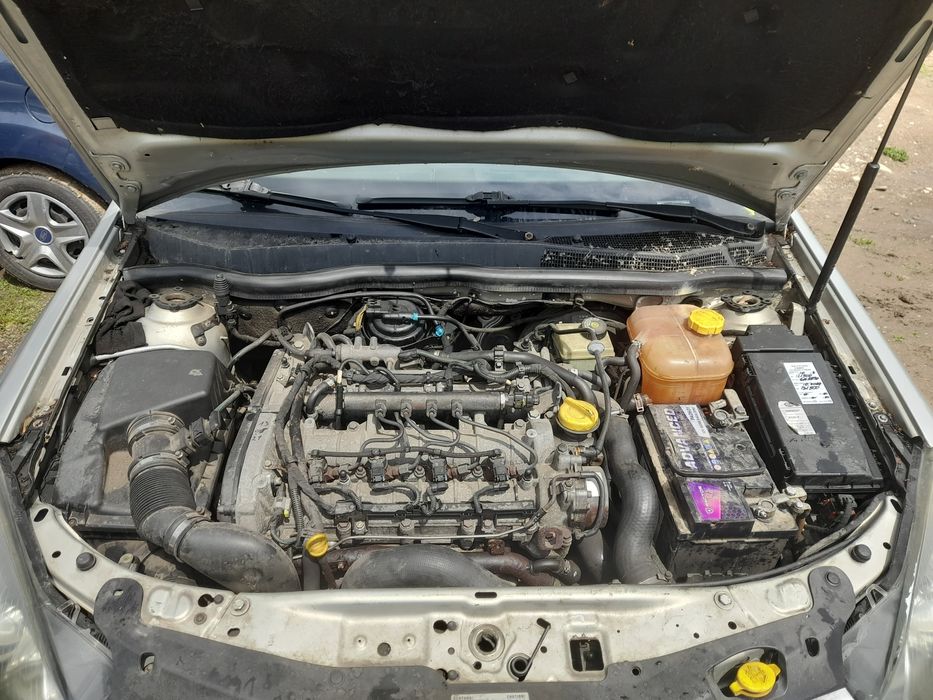 Dezmembrez Opel astra Twin Top motor 1.9 diesel cod Z19DTH an 2007