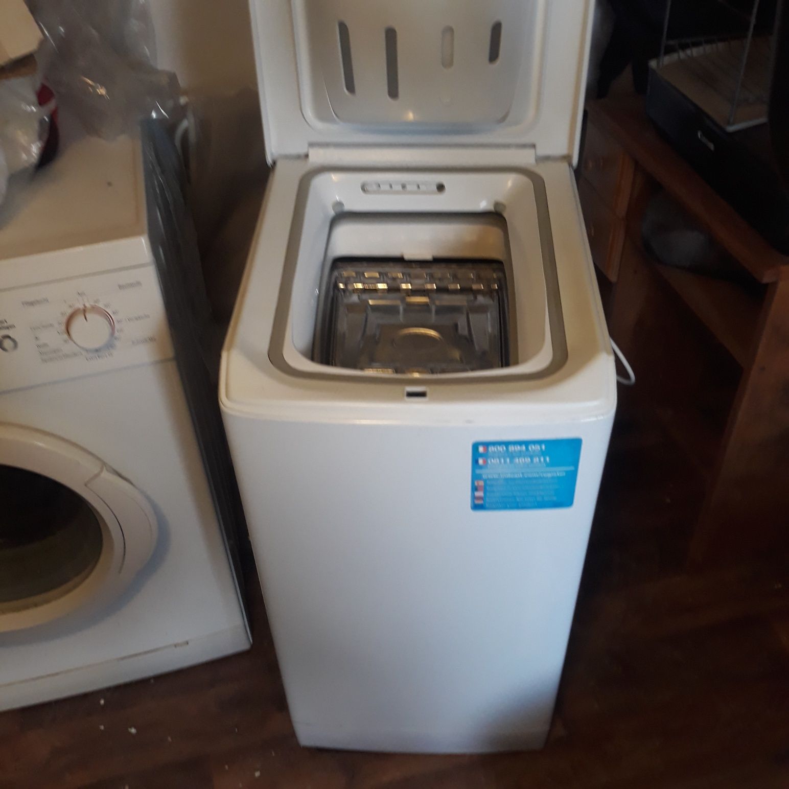 Пералня Indesit нова на два месеца.