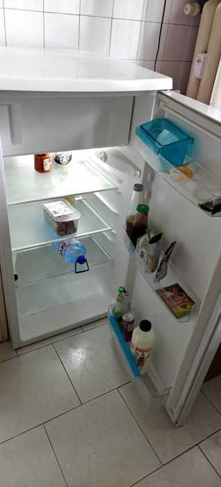 Компактен хладилник Zanussi