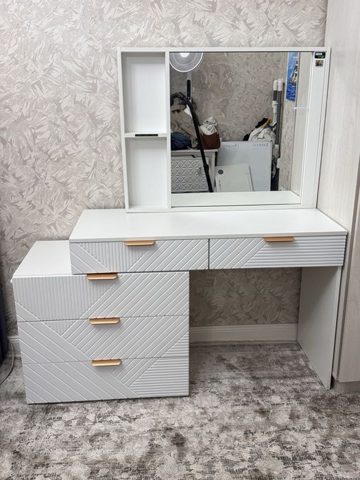 Туалетный столик