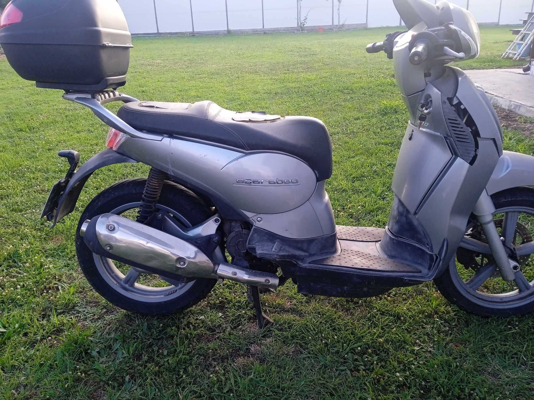 Скутер Aprilia Scarabeo 181кб.