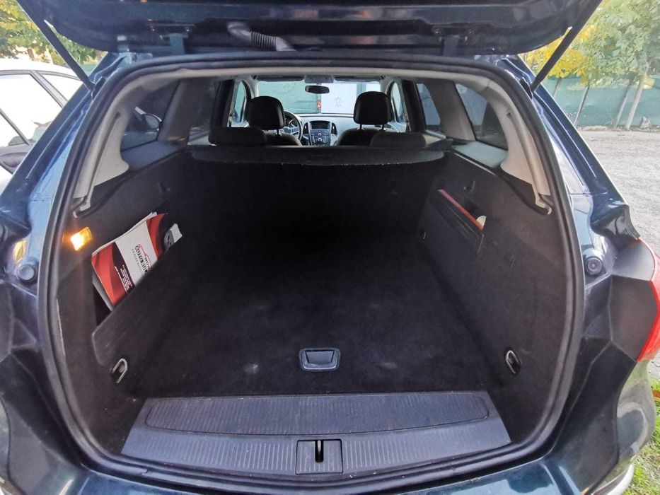 Opel Astra Sports Tourer 2015