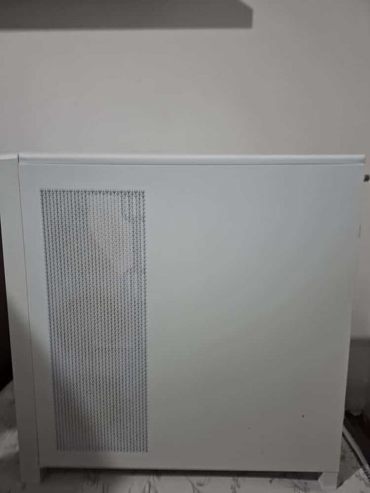 carcasa pc gaming corsair frame 4000d  folosita 2 luni 300 lei