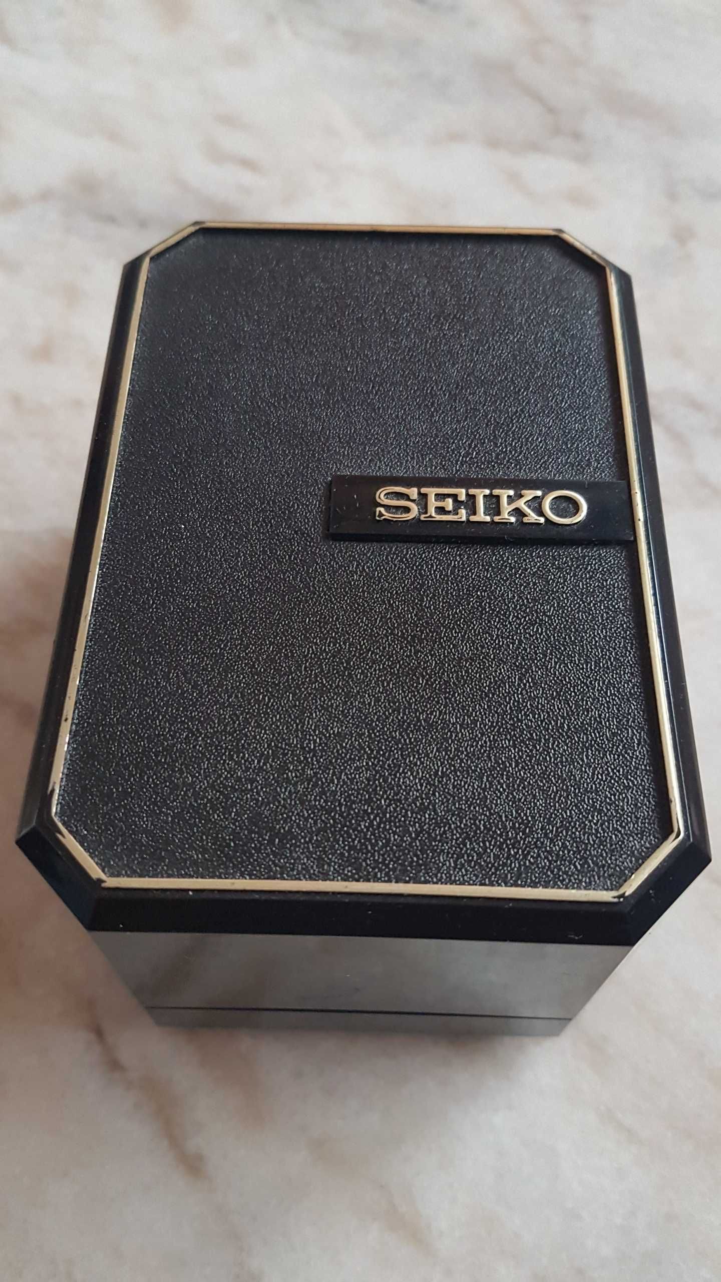 Нов дамски часовник Seiko 7N82-0660 водоустойчив метална верижка
