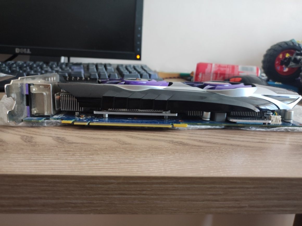 Видео карта GTX 570