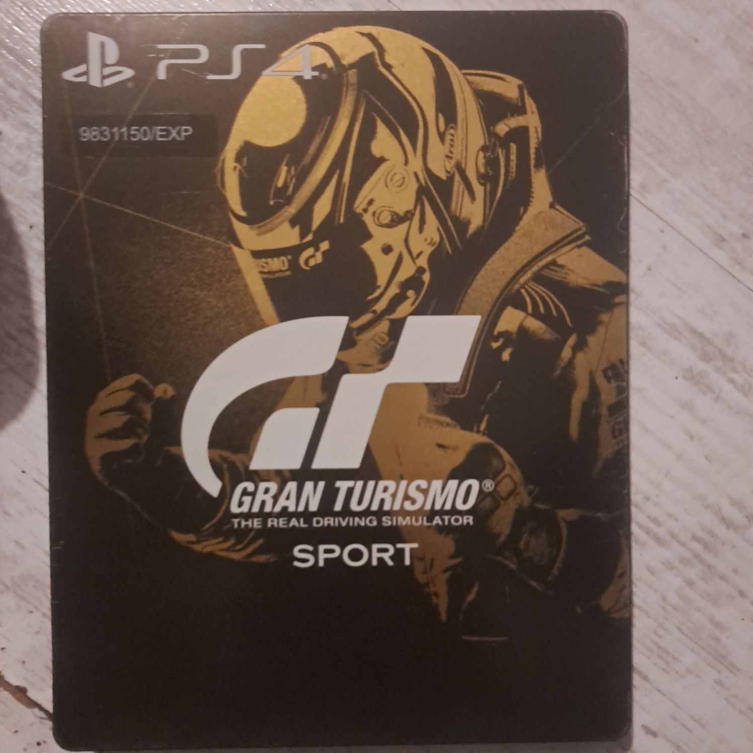 Playstation 4, четири игри и джойстик