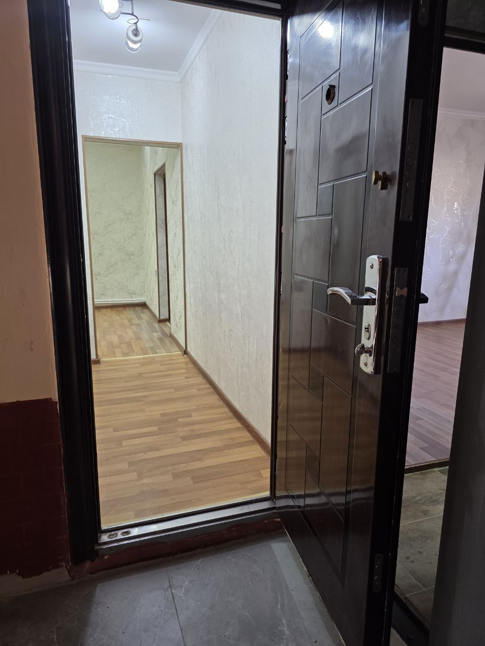 Туйтепа Нурафшон  2 ком квартира продается