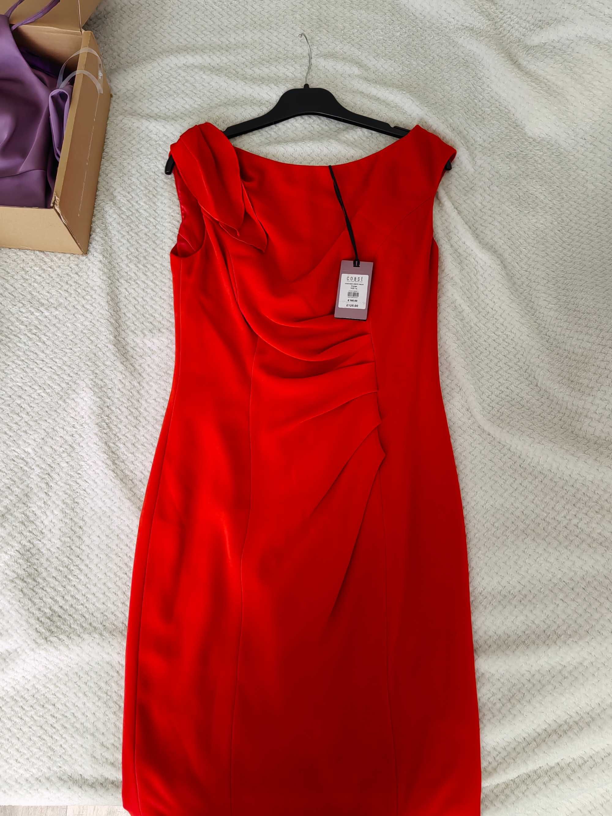 Rochie cambrata  roșie de ocazie COAST cu eticheta