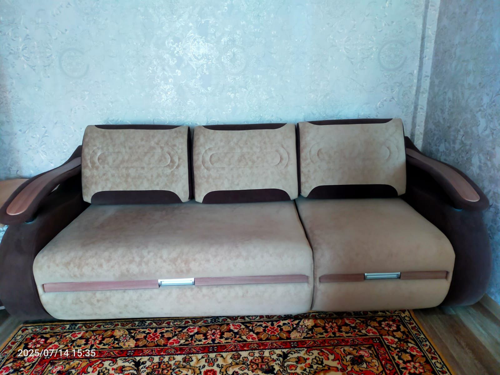 Продам  диван в отличном состоянии