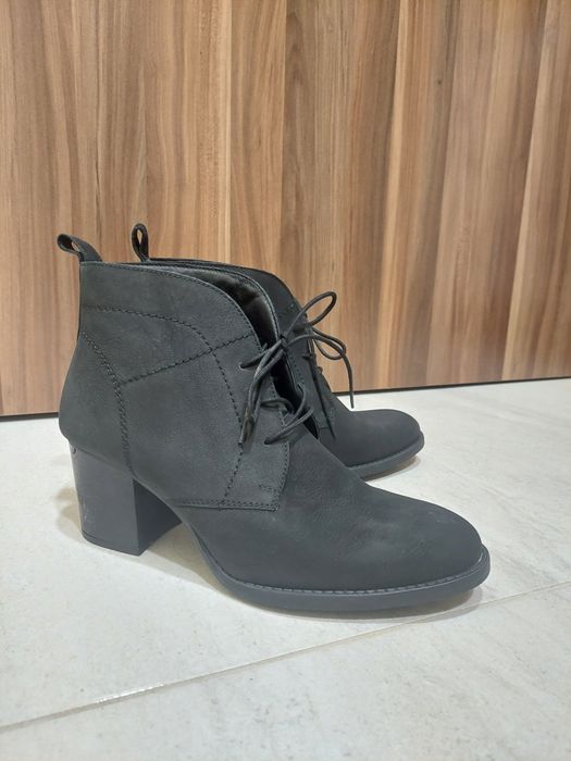 Черни кожени боти