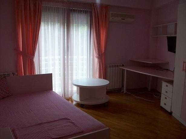 Дава се под наем Тристаен апартамент в Бургас, Възраждане - 90 кв.м за 255 € - Снимка #3