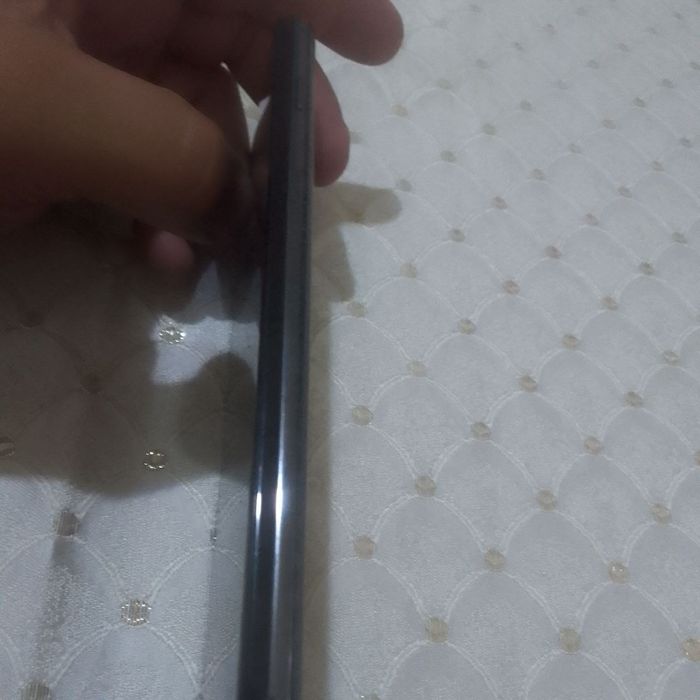 Samsung s10 + holati yangi