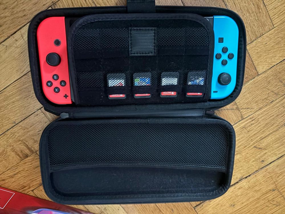 Nintendo Switch + Ring fit + Jocuri + Micro SSD 128gb + Accesorii