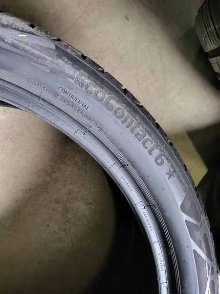 315/30/22//275/35/22 Continental