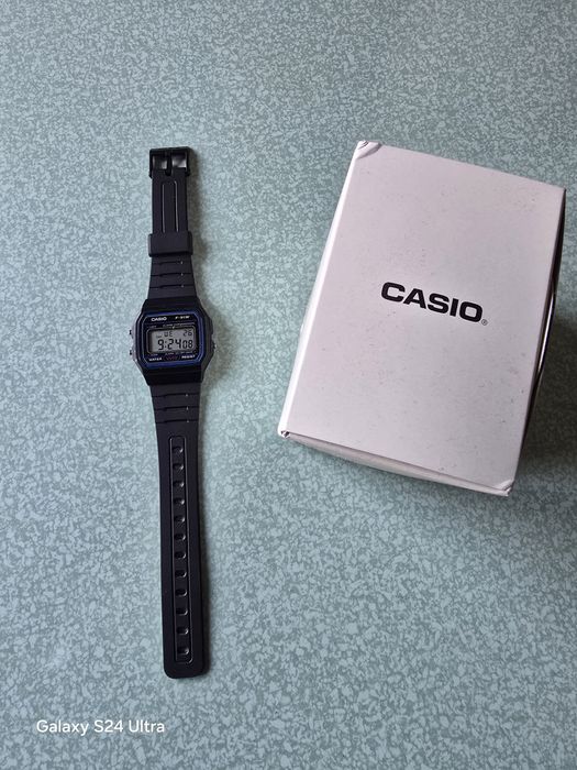 Чисто нов часовник Casio