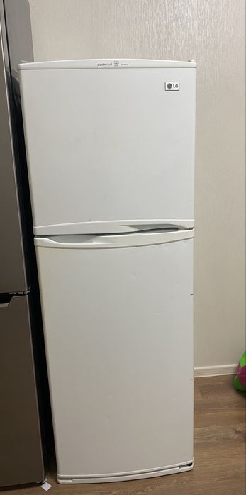 Хододильник б/у рабочий