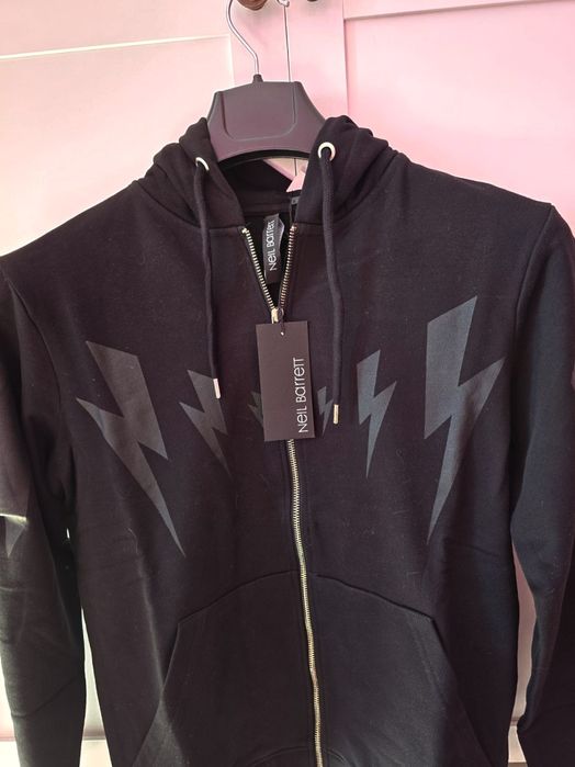 Neill Barrett - мъжки суичер в два цвята !