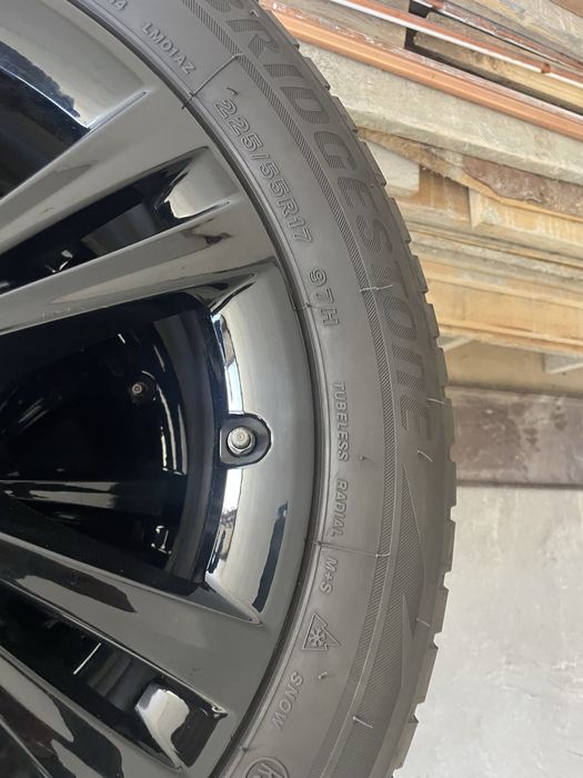 Vand 4 cauciucuri pt BMW  m+s cu jante 255/55/17 aprope noi!