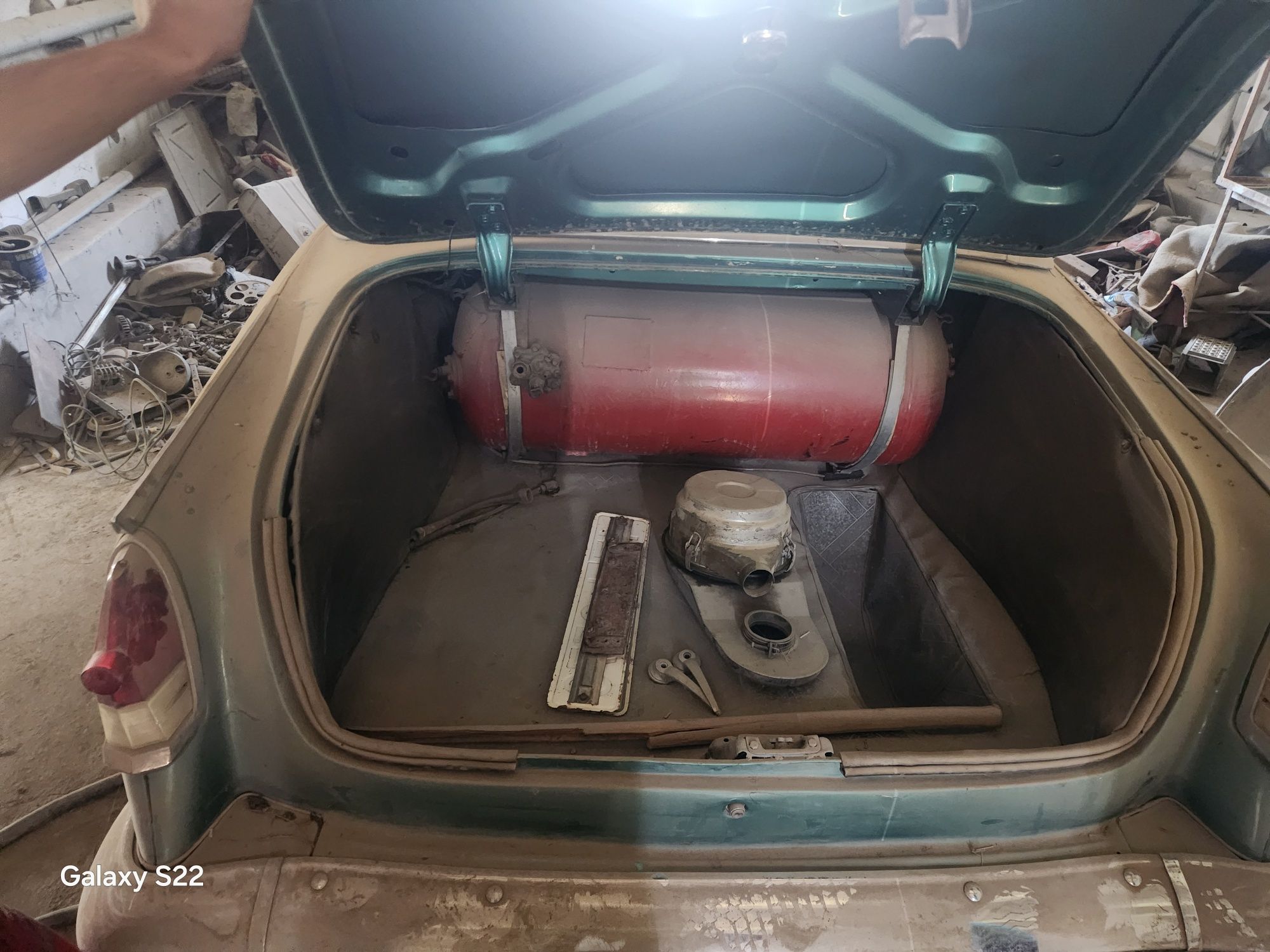 Газ 21 волга сотилади