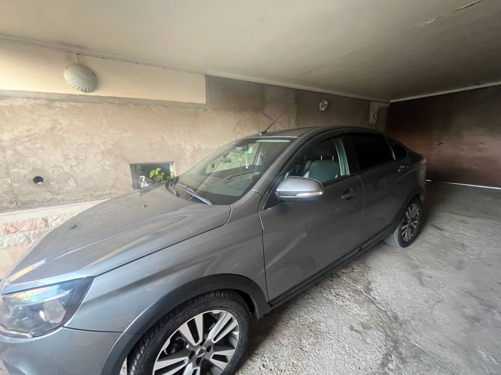 Lada vesta cros 2019