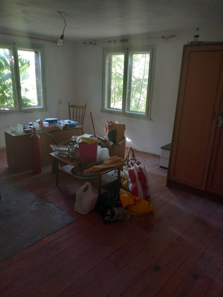 Продава се Къща в Мездра - 150 кв.м за 164 €/кв.м - Снимка #12