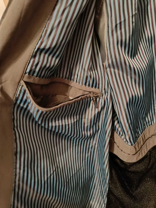 Продавам якета и суичър