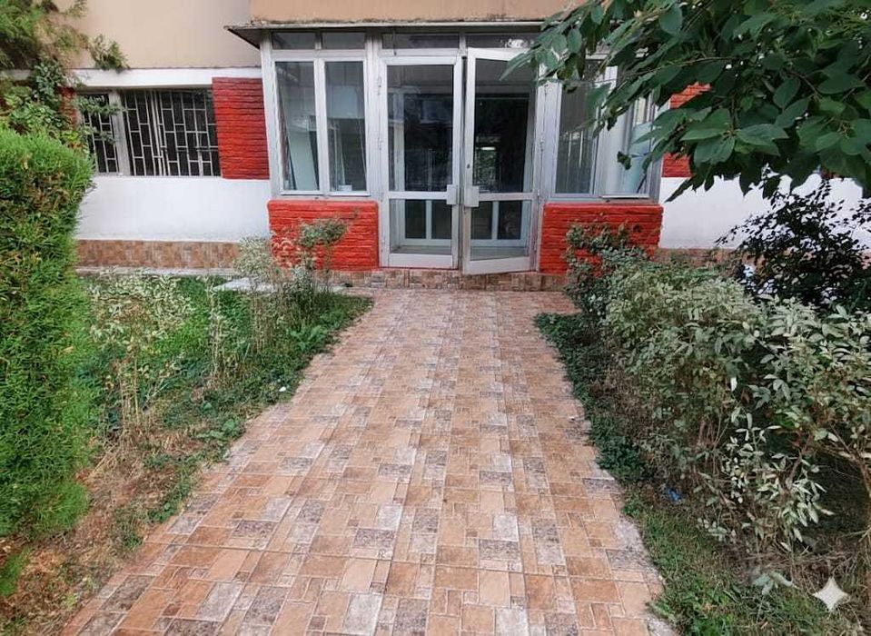 Vanzare apartament 2 camere amenajat integral pentru SPATIU COMERCIAL