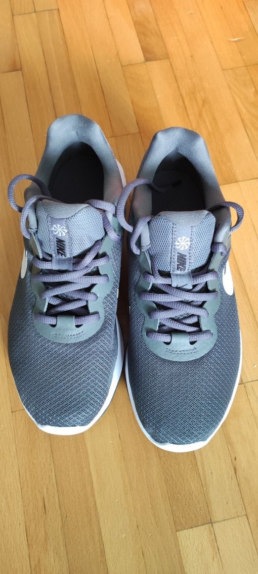 Nike Revolution 6/ running/noi/gri/