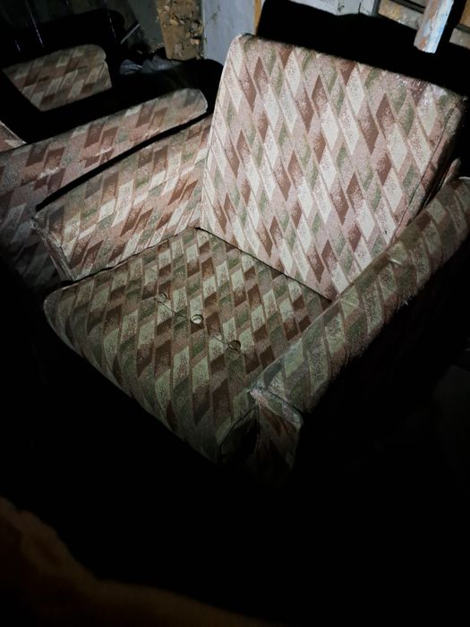 Продам 2 кресла  б/У