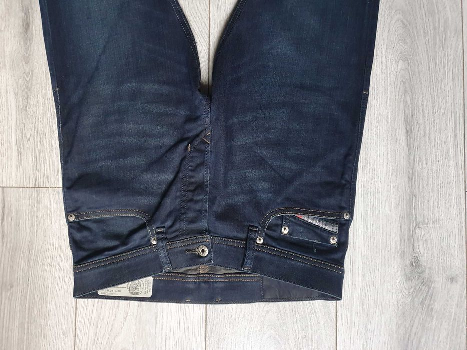 Blugi barbati DIESEL "Tepphar" Slim-Carrot - Marimea W28 L30