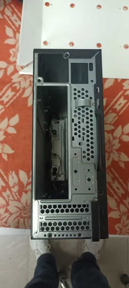 Кутия от настолен комютър Acer Veriton X4110G (Tower кутия)