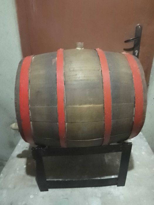 Продавам дъбови бурета 50л. и 100л.
