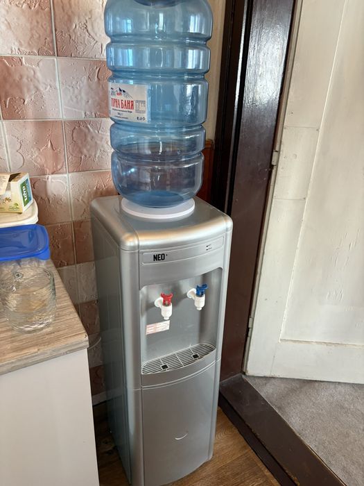 ,,Диспенсър''с,, Бутилкта''