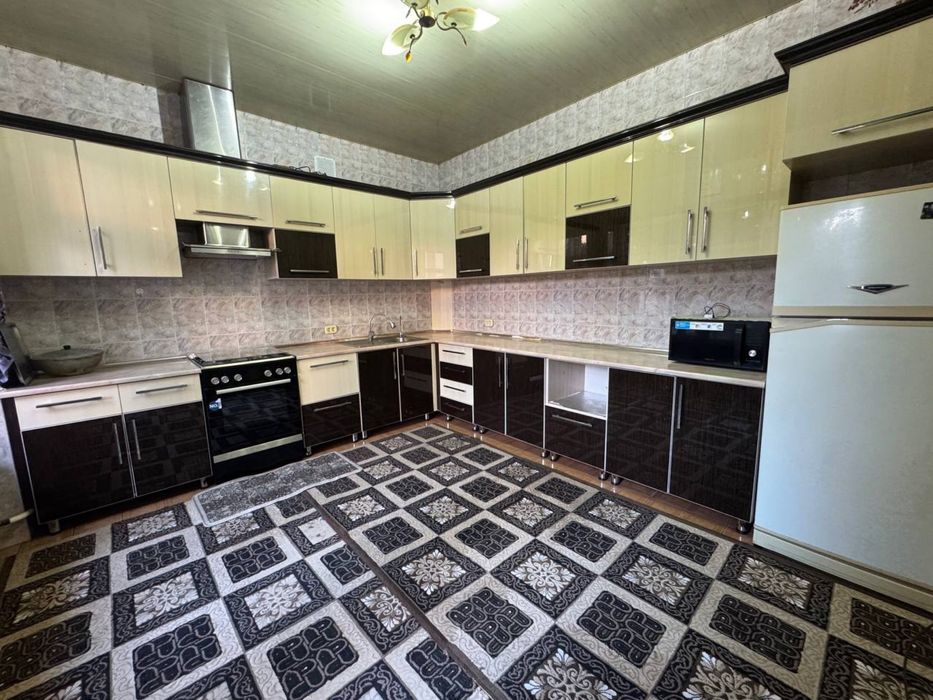 Сдается Дом в аренду.  ИЗЗА махалля 6 соток 6 комнат