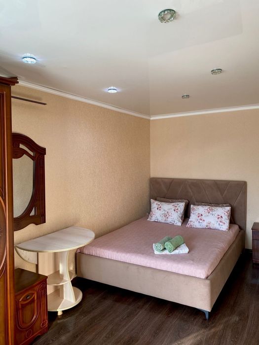 Двухкомнатная квартира в районе ТЦ Абзал