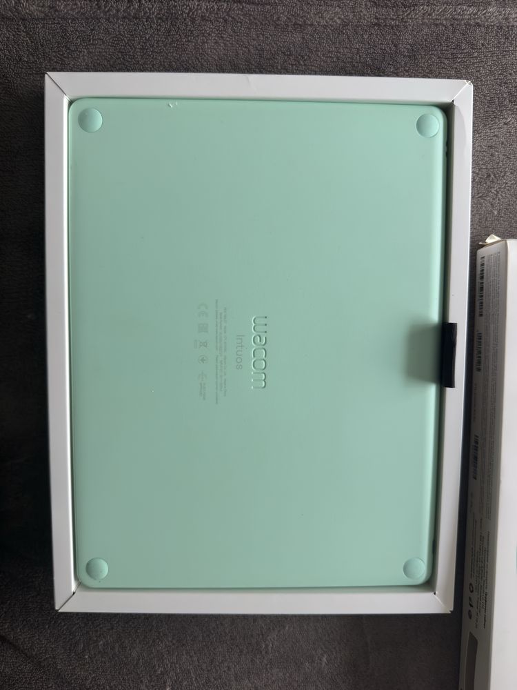 Графичен таблет Wacom Intuos M Bluetooth Pistachio