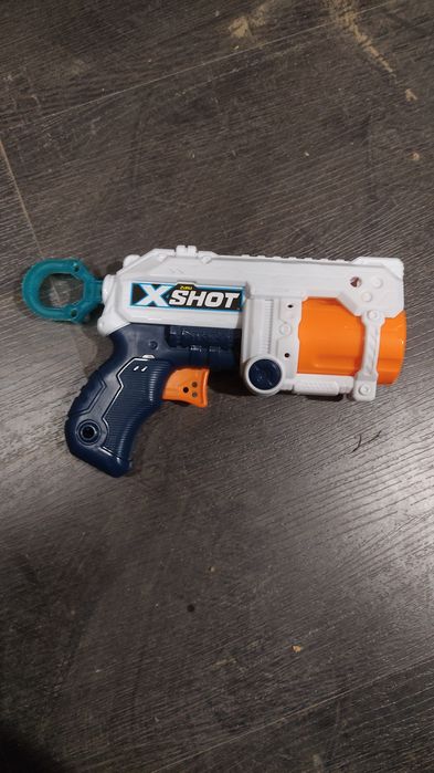 Pistol Nerf aproape nou