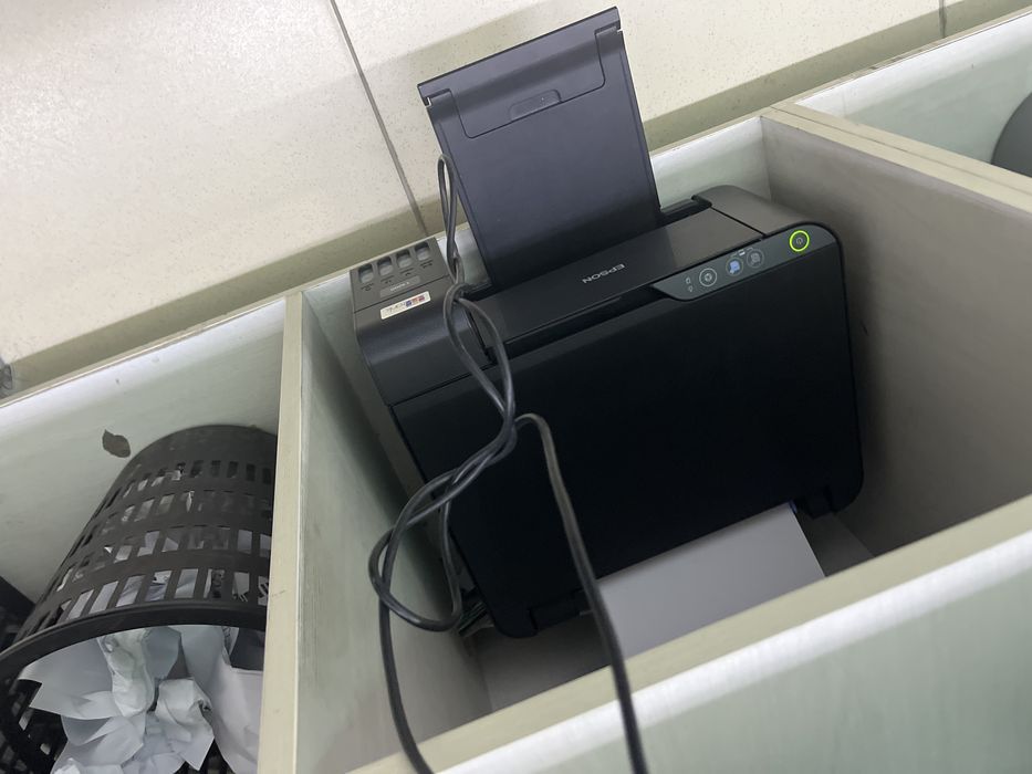 Принтер epson есть 5 штук