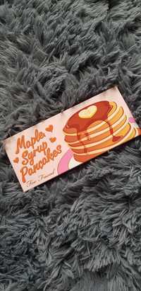 Paleta Too Faced Maple Syrop Pancakes + cadou ruj Smashbox Bawse